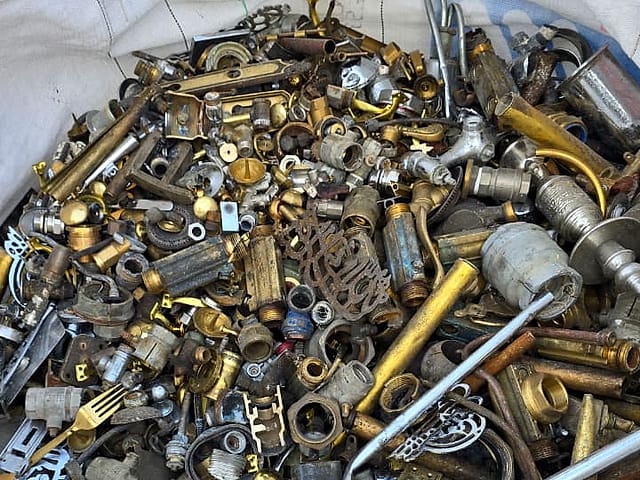 Brass valves and plumbing fittings